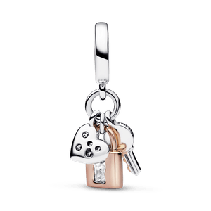Charm colgante triple de llave, candado y corazón en dos tonos