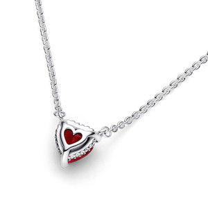 Collar con dije de halo de corazón brillante