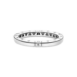 Anillo Con Logotipo Y Corazones