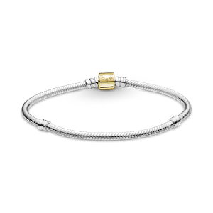Brazalete cadena de serpiente Pandora Moments de dos tonos con broche de barril.