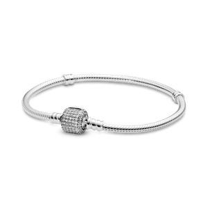 Brazalete Pandora Moments cadena de serpiente con broche de pavé centelleante