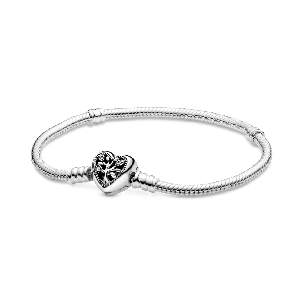 Brazalete cadena de serpiente Pandora Moments con broche de corazón decorado con el árbol de familia